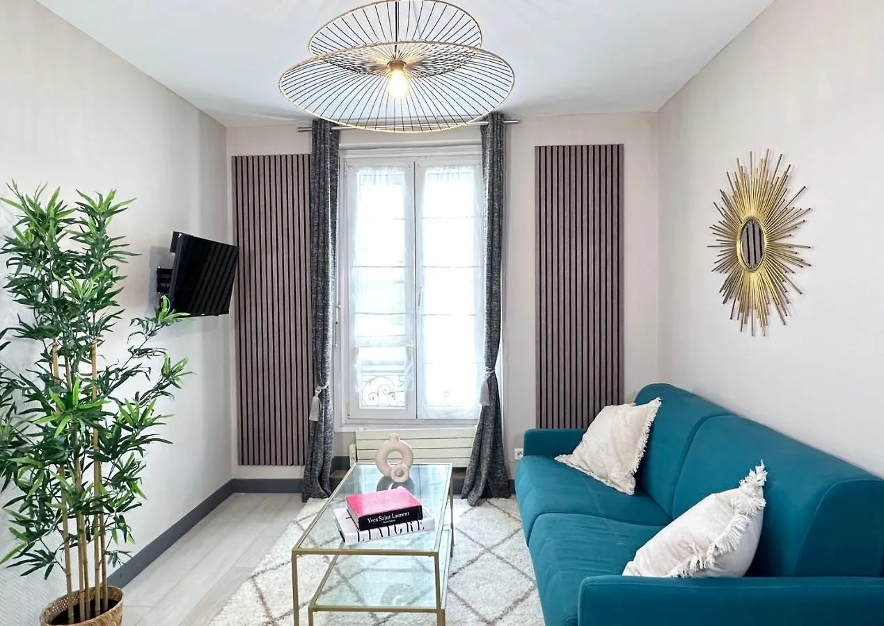 1605B - Best Deal Apartment Paris 0*,  France