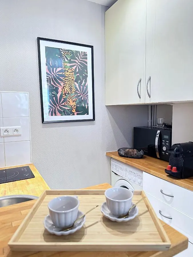 1605B - Best Deal Apartment Paris