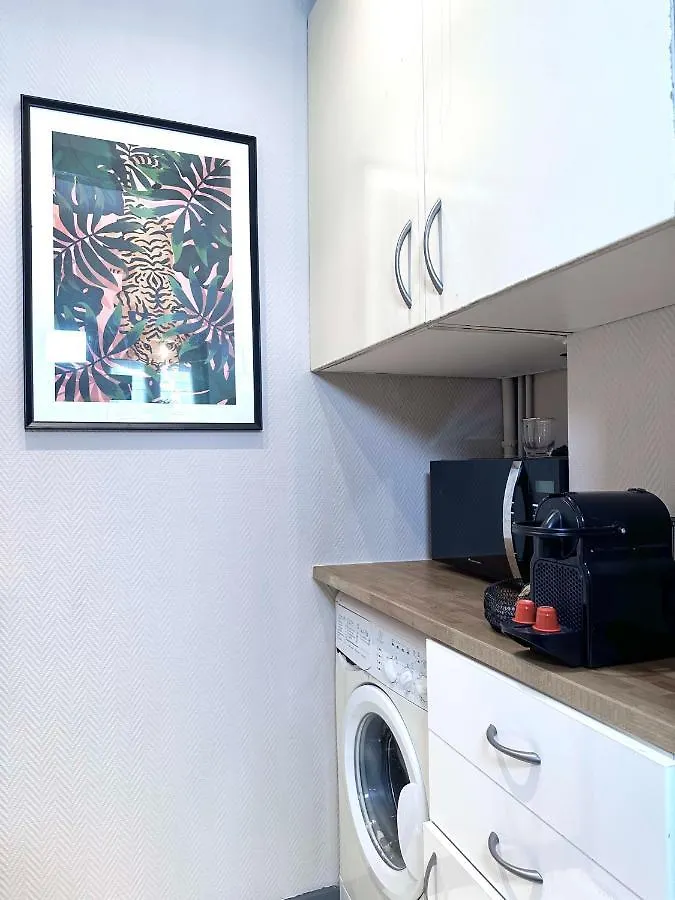 1605B - Best Deal Apartment Paris